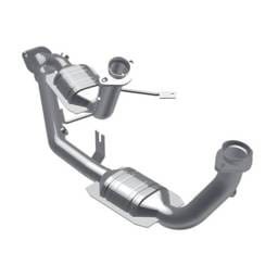 MagnaFlow Conv DF 96-99 Ford Taurus3.0L 50S - 444023